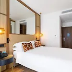 Ξενοδοχείο Leonardo Boutique 4*