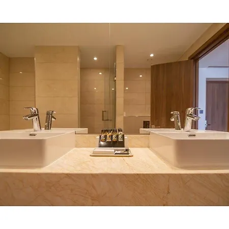 Otel Leonardo Boutique Larnaca