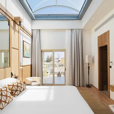 Leonardo Boutique מלון לרנקה