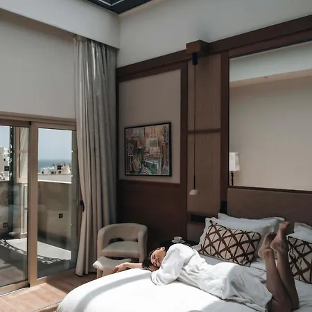 Leonardo Boutique Отель 4*