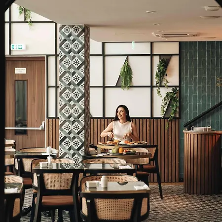 Leonardo Boutique Отель 4*