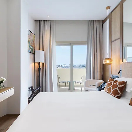 Leonardo Boutique 4* Larnaca