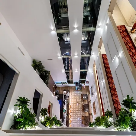 Leonardo Boutique لارنكا