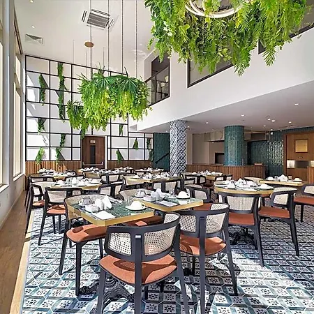 Leonardo Boutique 4* Larnaca