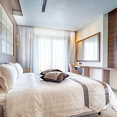 Leonardo Boutique 4* Λάρνακα