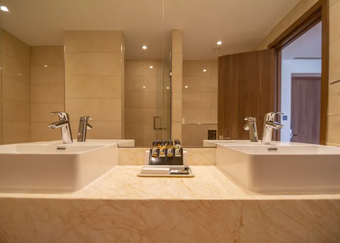 Hotell Leonardo Boutique Larnaca