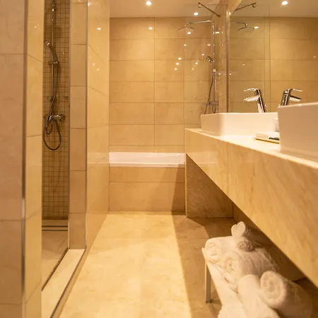 Leonardo Boutique 4*