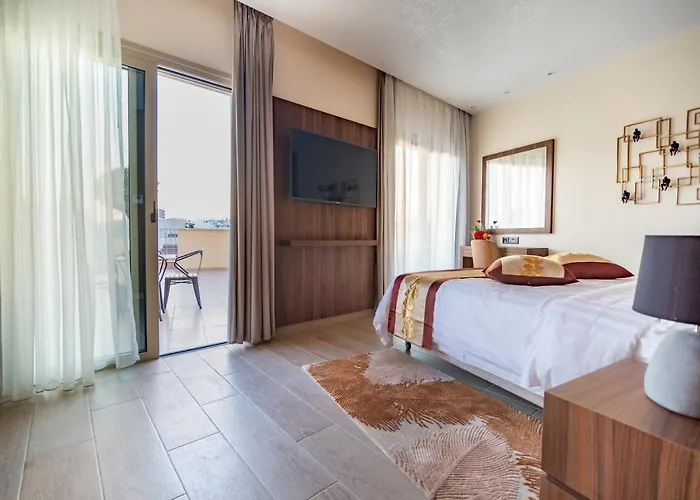 Leonardo Boutique 4* Ларнака