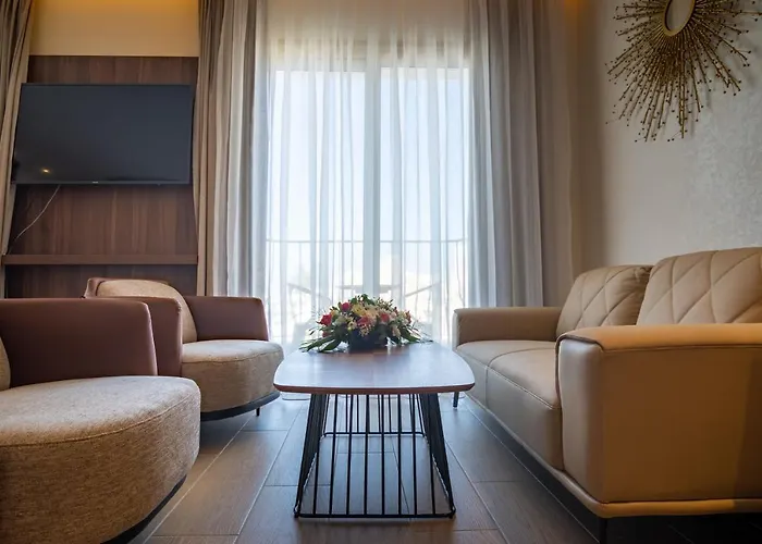 Leonardo Boutique 4* Ларнака