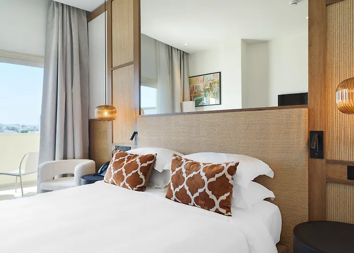 Leonardo Boutique 4* Ларнака